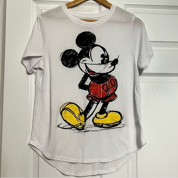 Disney Tops - Mickey Mouse T-shirt like new Women’s size XL